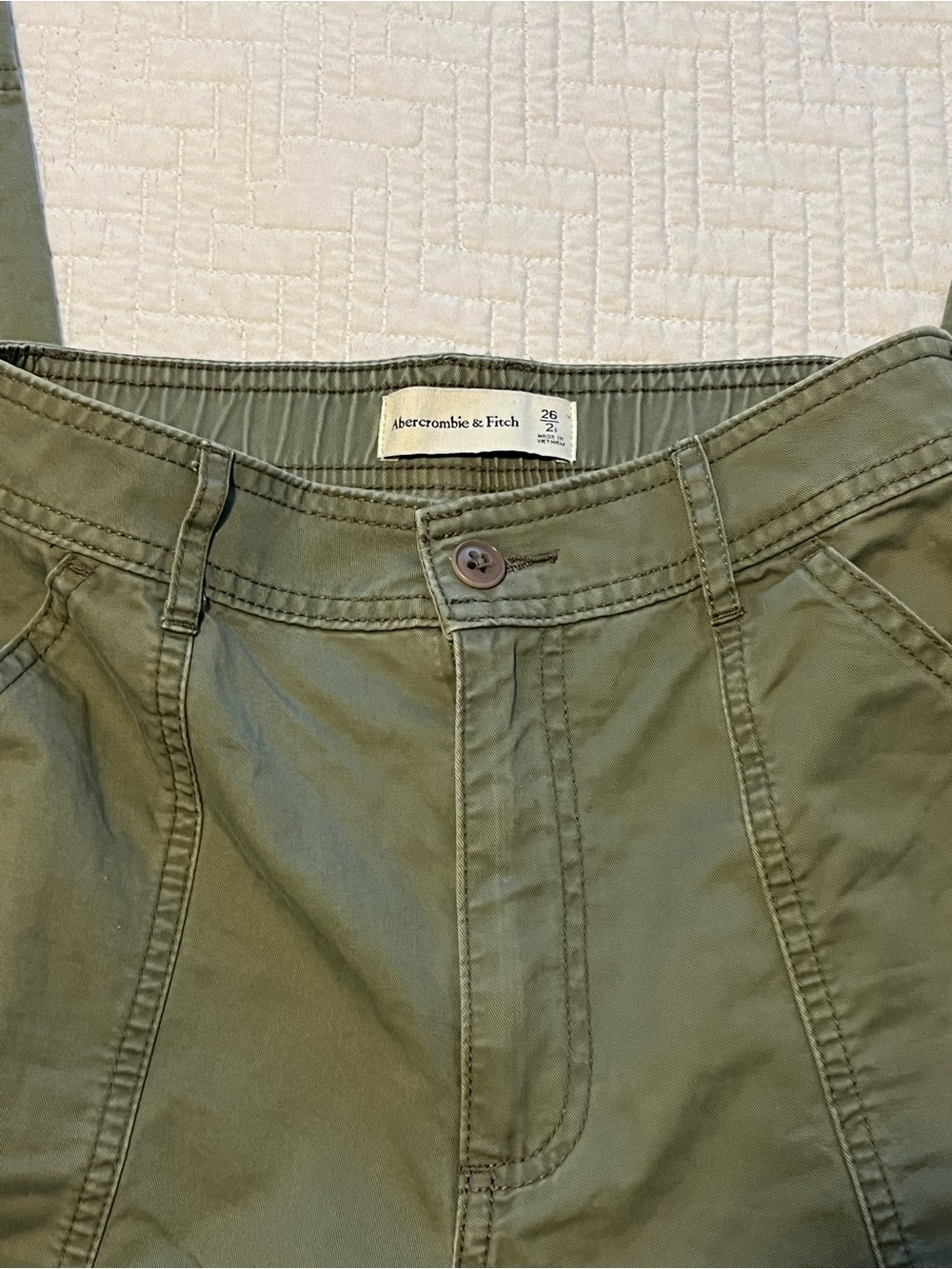 Abercrombie Green Cargo Pants Size 2 Short Length - Picture 2 of 3